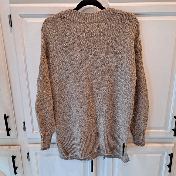 LC Lauren Conrad Brown Speckled With Metallic Thread V-Neck Sweater - Picture 6 of 11